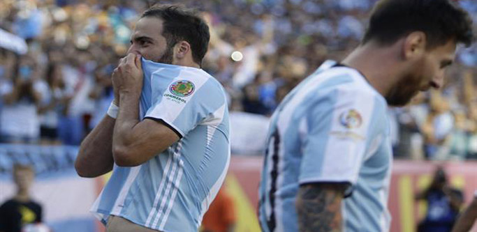 higuain-lionel-messi-copa-america-28-06-2016jpg