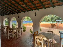 Importante robo en el Club de Tenis: se llevaron bebidas, alimentos y hasta indumentaria