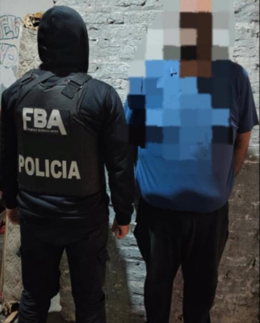 Recuperaron un celular robado y detuvieron a un sospechoso tras un allanamiento