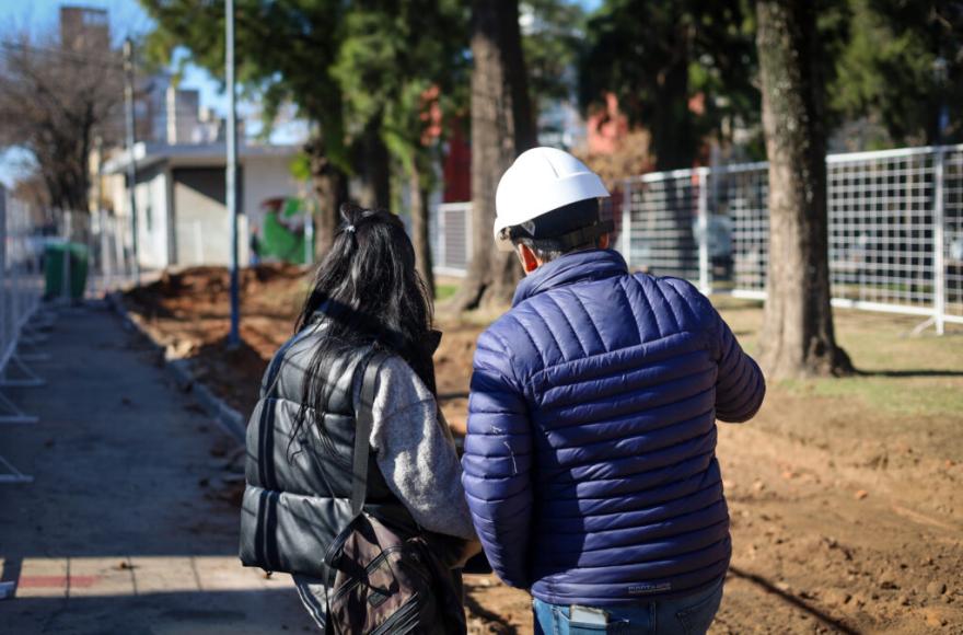 Cruce de versiones y tensión tras la reunión por las obras en la Plaza 25 de Mayo