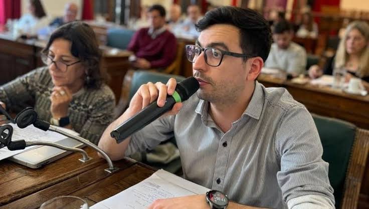 Fuertes críticas opositoras en el Concejo Deliberante por la privatización de la recolección de residuos y la venta de la flota municipal