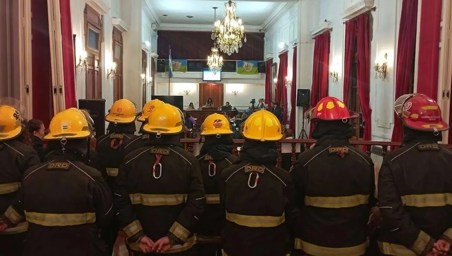 Bomberos siguen esperando: otra vez fracasó la reunión por falta de quórum