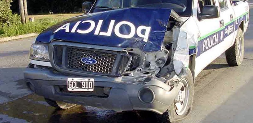 movil-policia-chocado-patrullero-camioneta-minjpg
