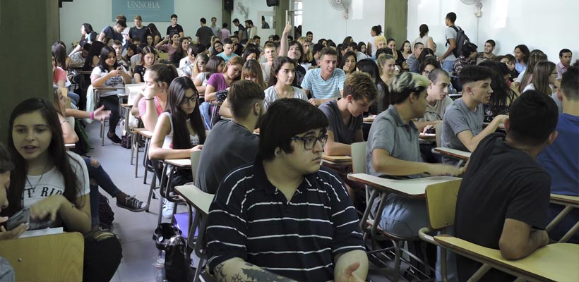 alumnos-unnobajpg