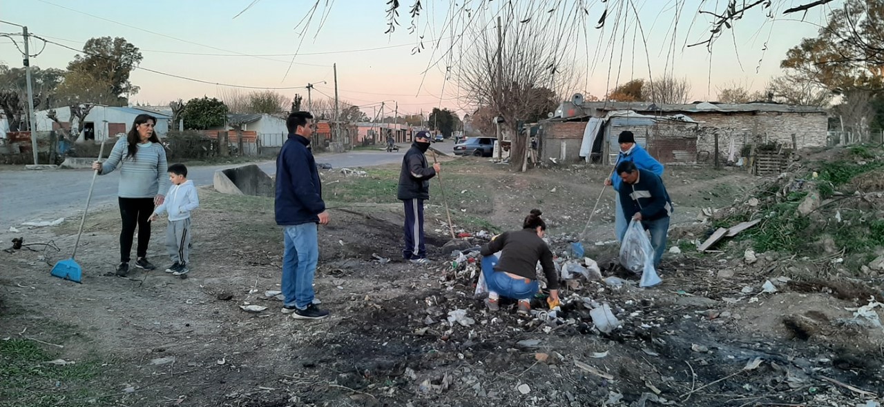 vecinos basural barrio newbery1.jpg