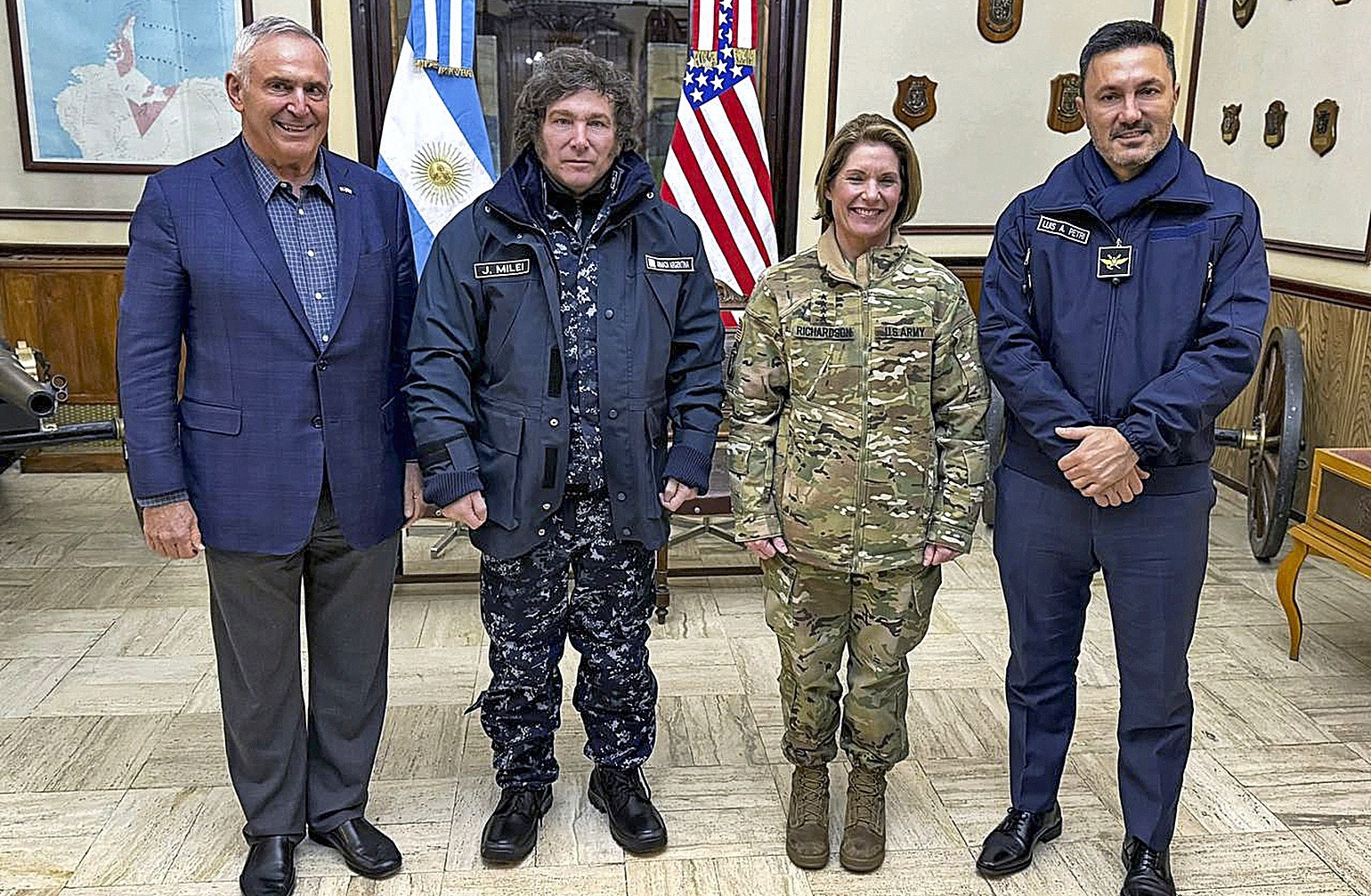 milei-militarjpeg