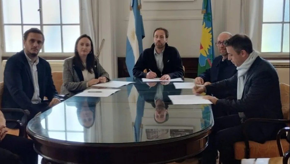 petrecca-funcionariojpeg