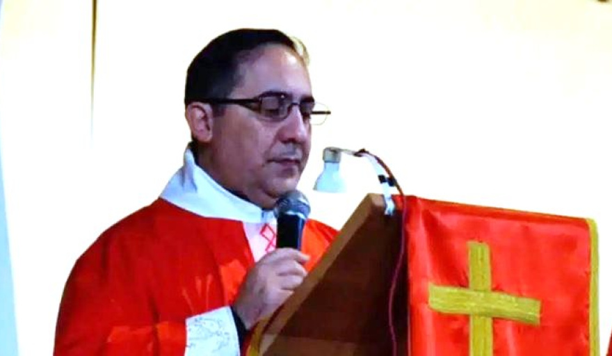 sacerdote-vazquezpng